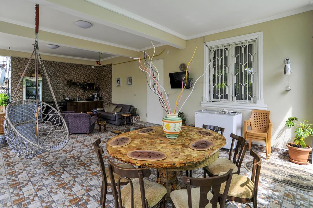 Guest House Green House Zugdidi Dış mekan fotoğraf