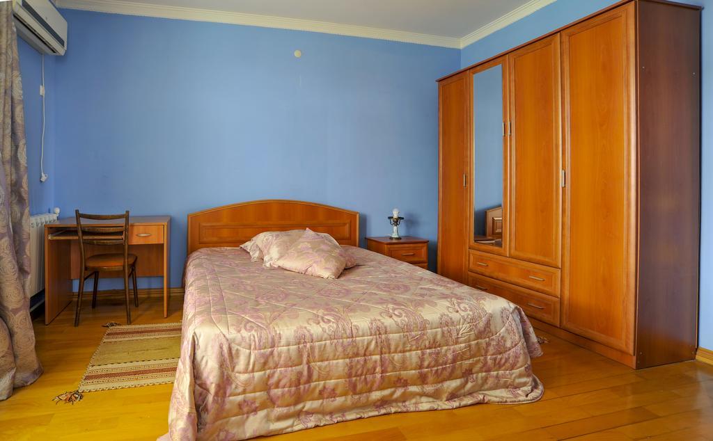 Guest House Green House Zugdidi Dış mekan fotoğraf